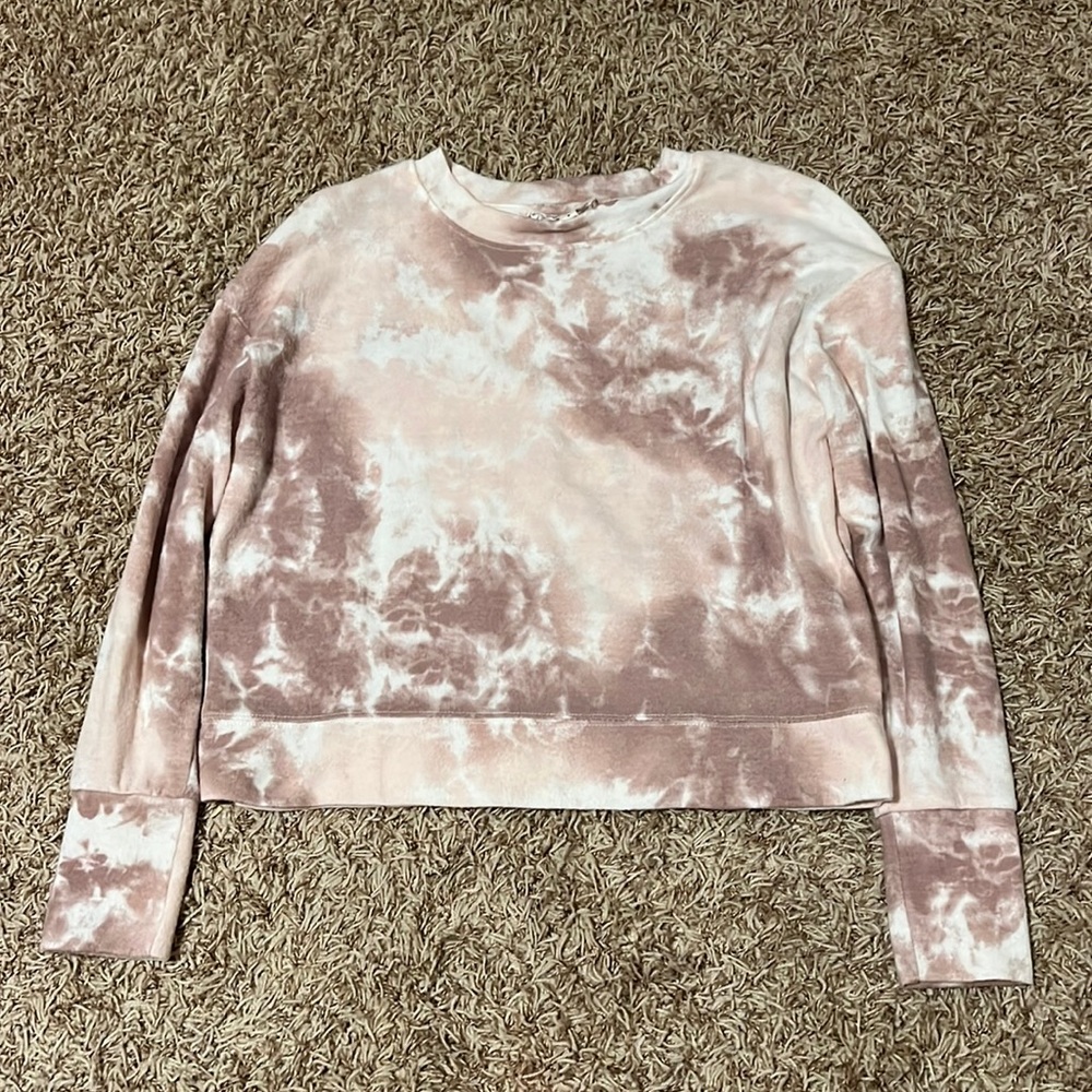 PINK REPUBLIC CROPPED CREWNECK.